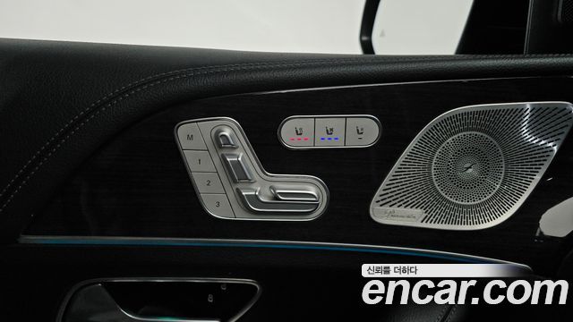 Mercedes-Benz GLE-Class 2021 — photo 20