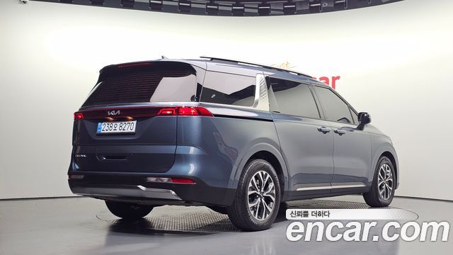 Kia Canival 2022 — photo 2