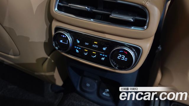 Genesis GV80 2020 — photo 33