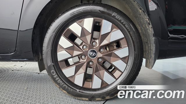 Hyundai Staria 2022 — photo 5
