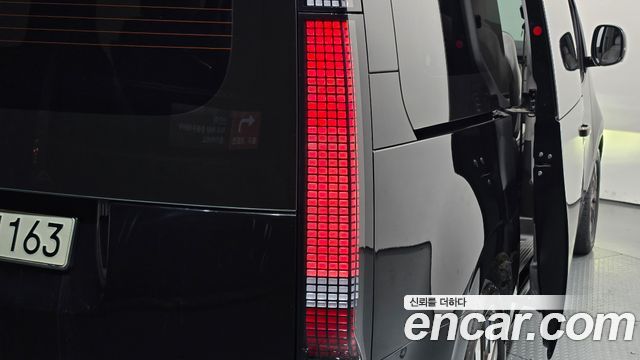 Hyundai Staria 2022 — photo 9