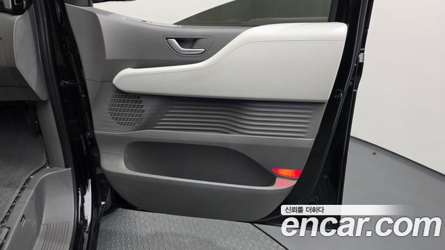 Hyundai Staria 2022 — photo 15