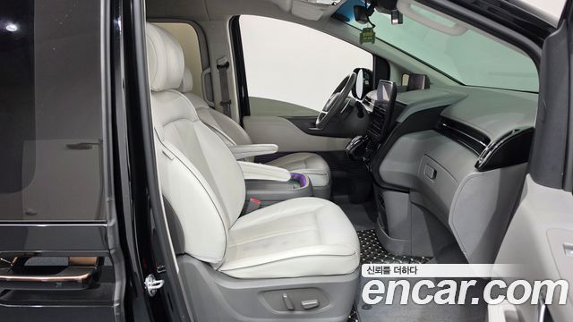 Hyundai Staria 2022 — photo 16
