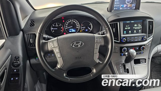Hyundai Starex 2021 — photo 18