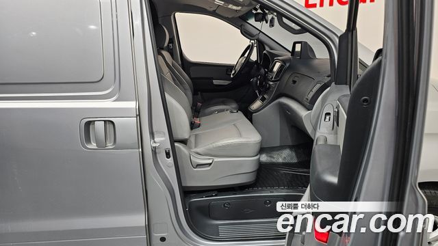 Hyundai Starex 2021 — photo 16