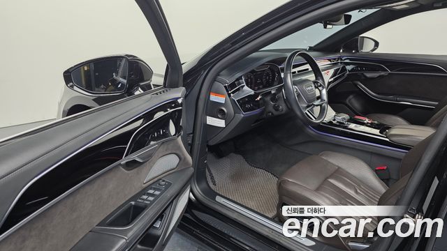 Audi A8 2021 — photo 10