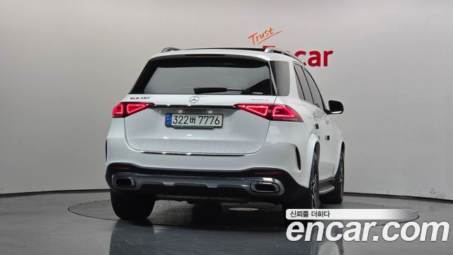 Mercedes-Benz GLE-Class 2020 — photo 4