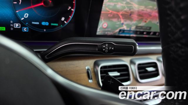 Mercedes-Benz GLE-Class 2020 — photo 12