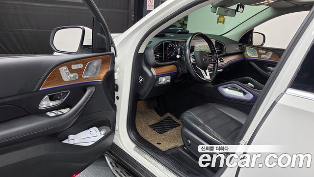 Mercedes-Benz GLE-Class 2020 — photo 13