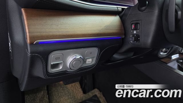 Mercedes-Benz GLE-Class 2020 — photo 29