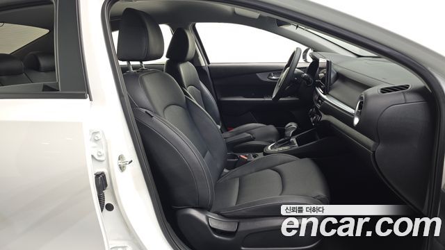Kia K3 2022 — photo 12
