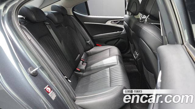 Genesis G70 2019 — photo 17