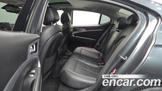 Genesis G70 2019 — photo 18