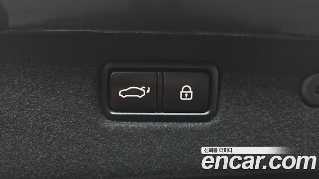 Genesis G70 2019 — photo 26