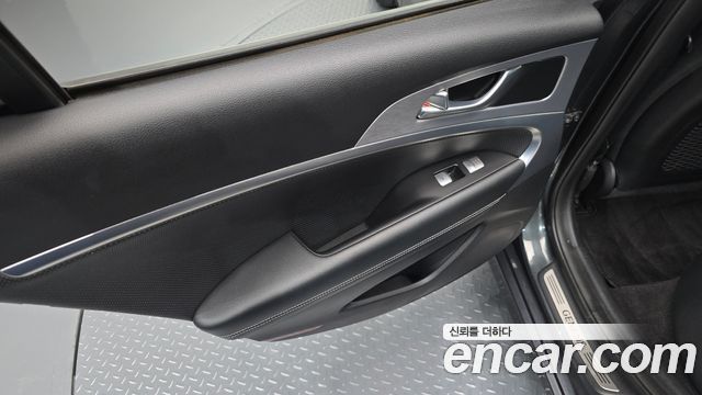 Genesis G70 2019 — photo 15