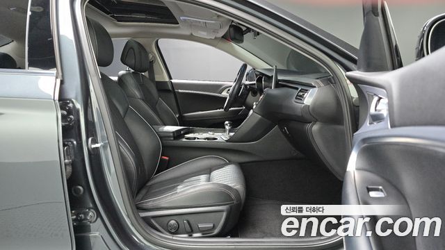 Genesis G70 2019 — photo 16