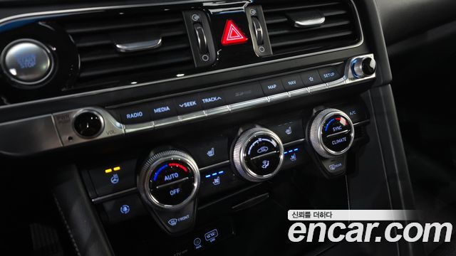 Genesis G70 2019 — photo 28