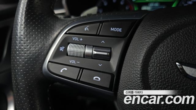 Genesis G70 2019 — photo 31
