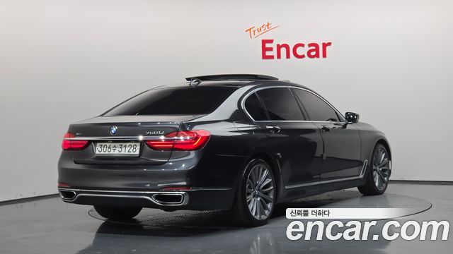 BMW 7-Series 2016 — photo 2