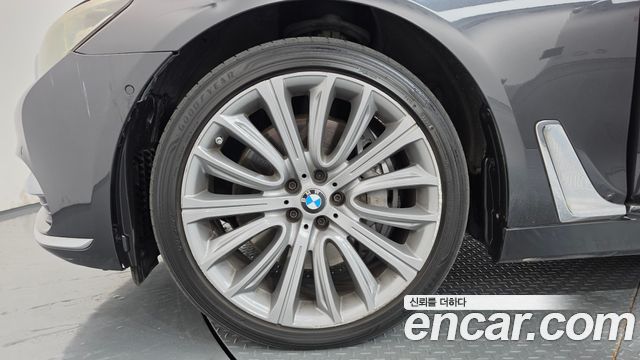 BMW 7-Series 2016 — photo 5
