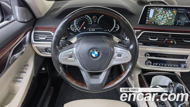 BMW 7-Series 2016 — photo 13