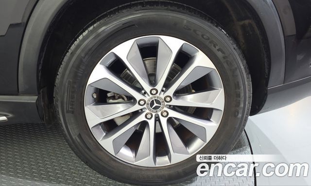 Mercedes-Benz GLE-Class 2022 — photo 7