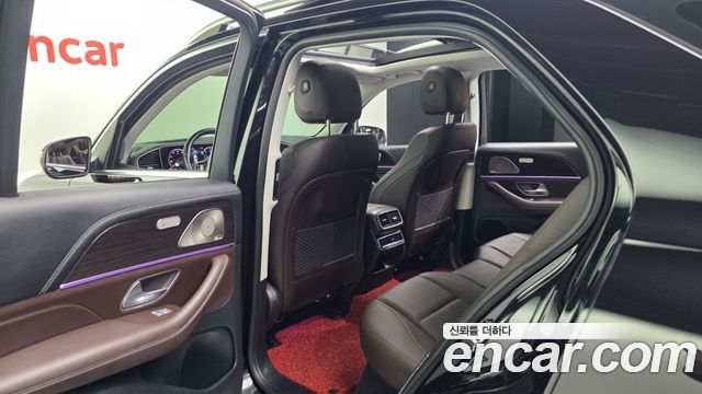 Mercedes-Benz GLE-Class 2022 — photo 16