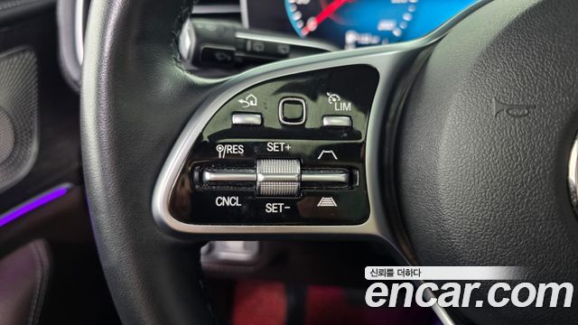 Mercedes-Benz GLE-Class 2022 — photo 31