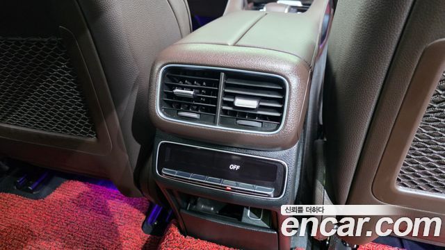 Mercedes-Benz GLE-Class 2022 — photo 35