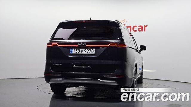 Kia Canival 2023 — photo 4