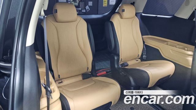 Kia Canival 2023 — photo 17