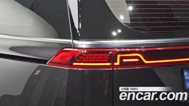 Kia Canival 2023 — photo 9