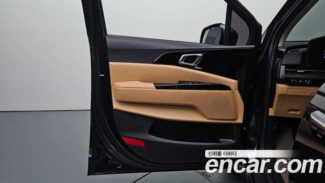 Kia Canival 2023 — photo 14