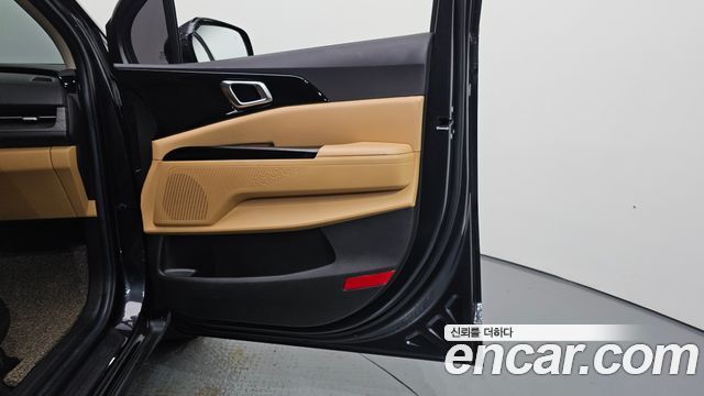 Kia Canival 2023 — photo 15