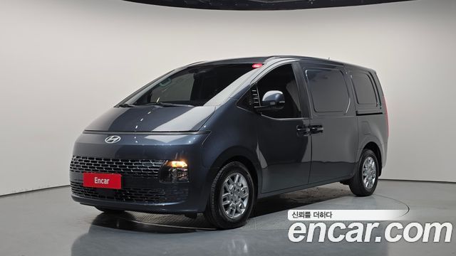 Hyundai Staria 2022 — photo 1
