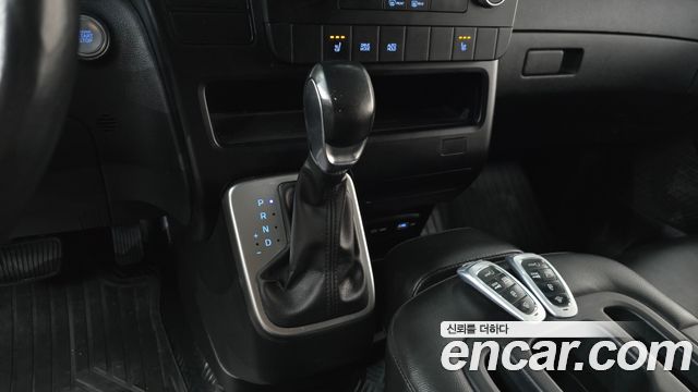 Hyundai Staria 2022 — photo 12