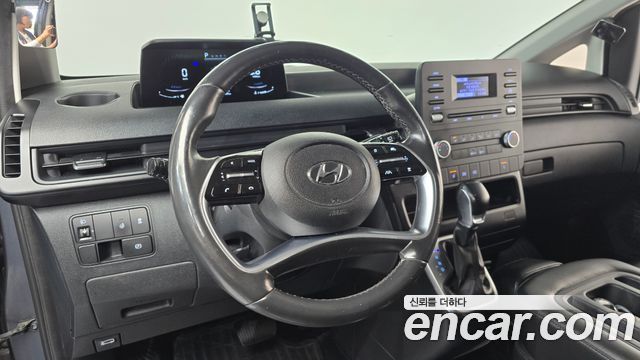 Hyundai Staria 2022 — photo 18
