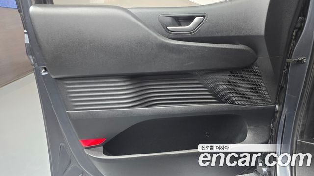 Hyundai Staria 2022 — photo 14