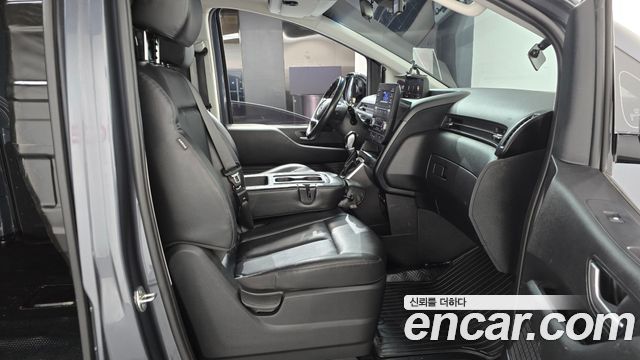 Hyundai Staria 2022 — photo 16