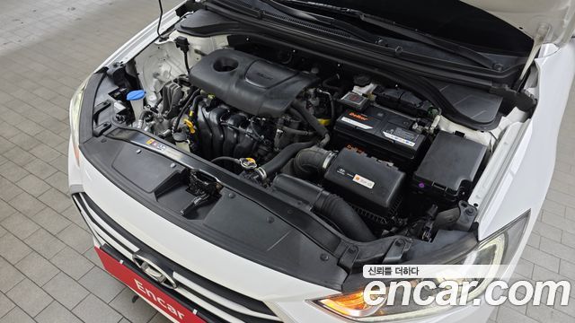 Hyundai AVANTE 2018 — photo 6