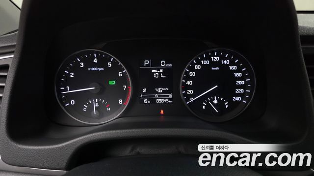 Hyundai AVANTE 2018 — photo 11