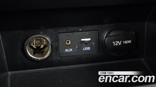 Hyundai AVANTE 2018 — photo 19