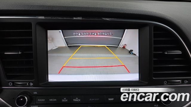Hyundai AVANTE 2018 — photo 23