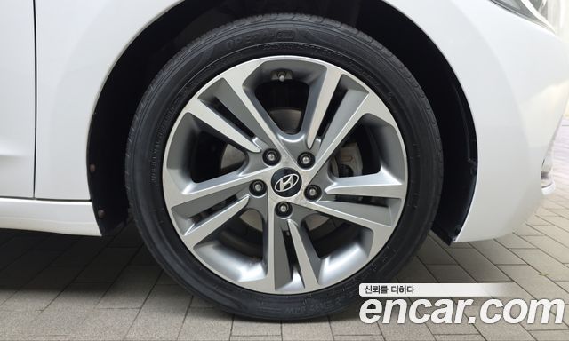 Hyundai AVANTE 2018 — photo 7