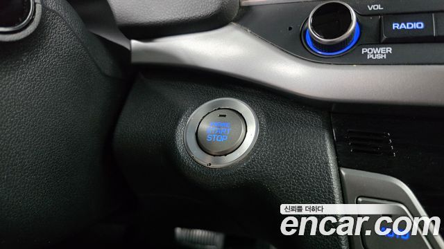 Hyundai AVANTE 2018 — photo 27