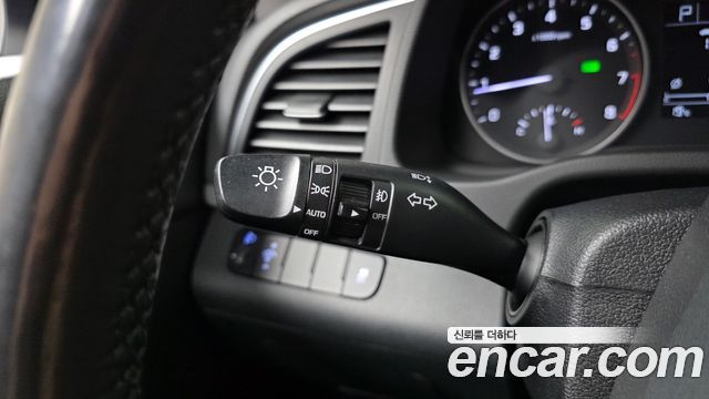 Hyundai AVANTE 2018 — photo 29