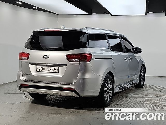Kia Canival 2017 — photo 3