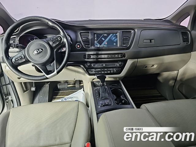 Kia Canival 2017 — photo 4