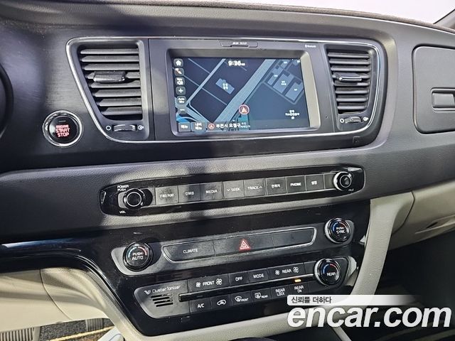 Kia Canival 2017 — photo 14