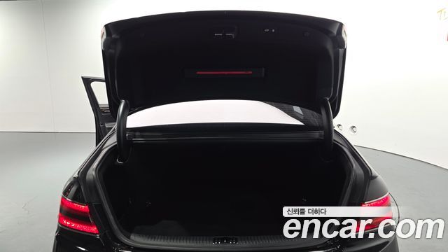 Genesis G90 2019 — photo 20